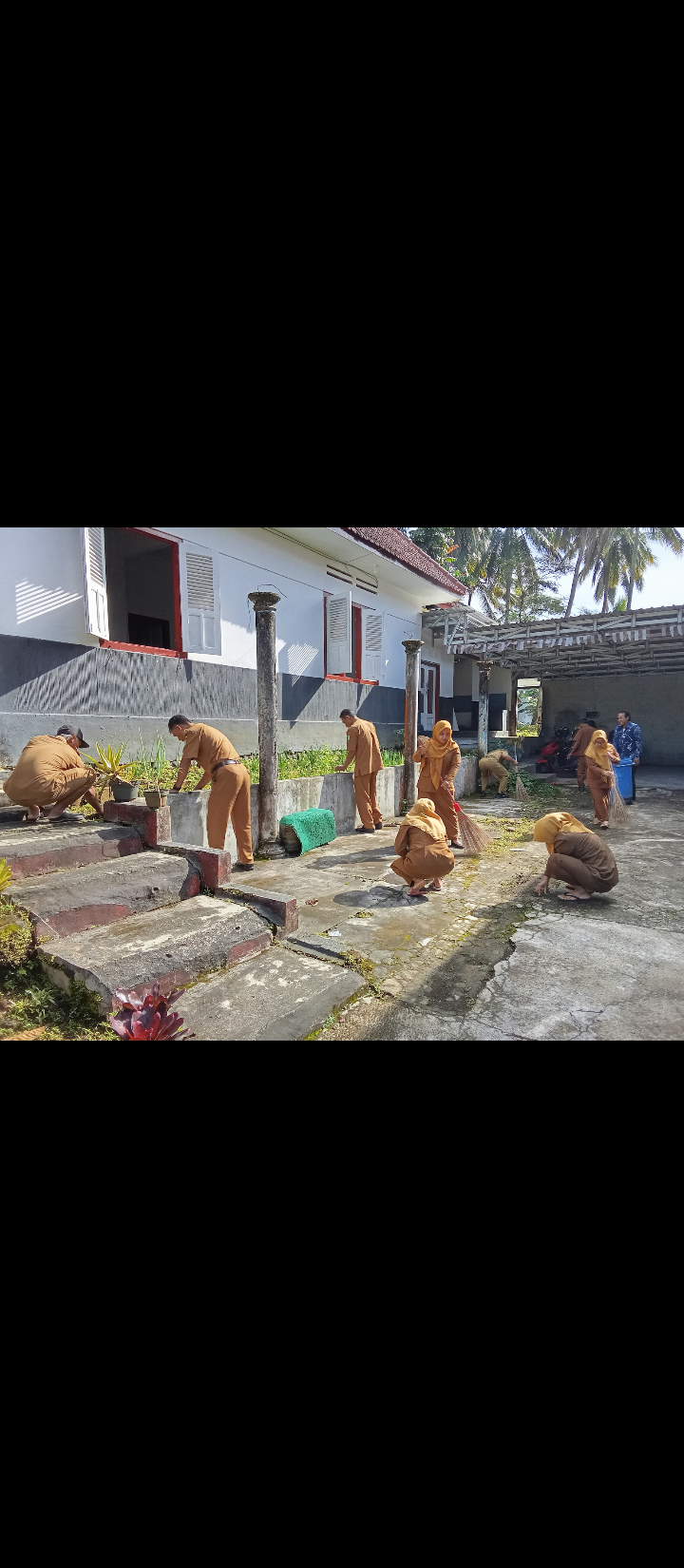 Menjaga Lingkungan Tetap Asri