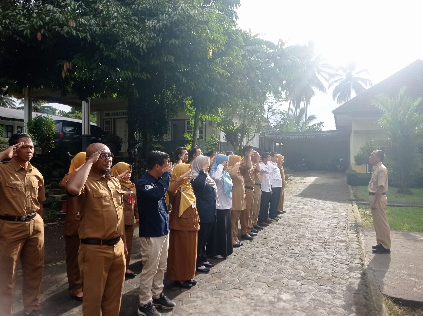 Apel Pagi Bersama ASN, PKH, TPP dan Pendamping Desa, Camat Gucialit Tekankan Pelaporan BINWAS dan Di