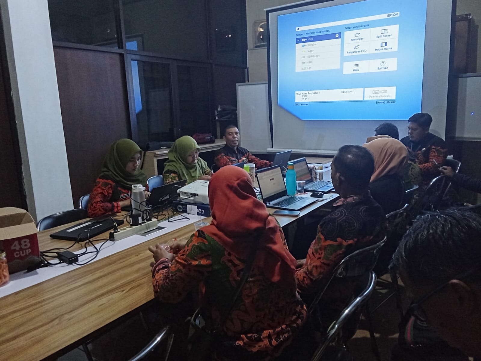 Sekretaris Kecamatan Gucialit Hadiri Verifikasi Perubahan Dokumen Perencanaan Perangkat Daerah Tahun