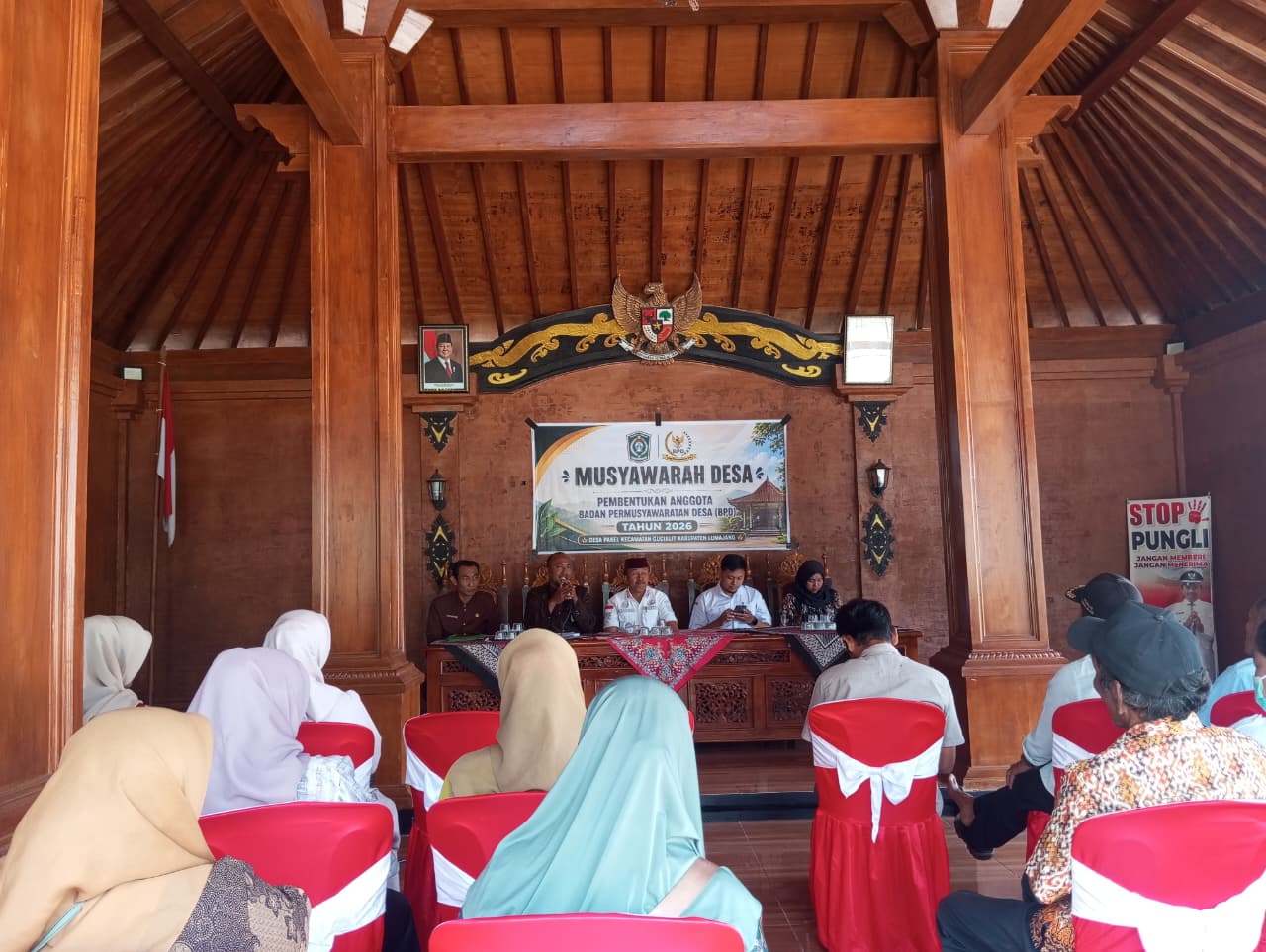 Sekretaris Kecamatan Gucialit Hadiri Musyawarah Desa Pembentukan BPD Desa Pakel