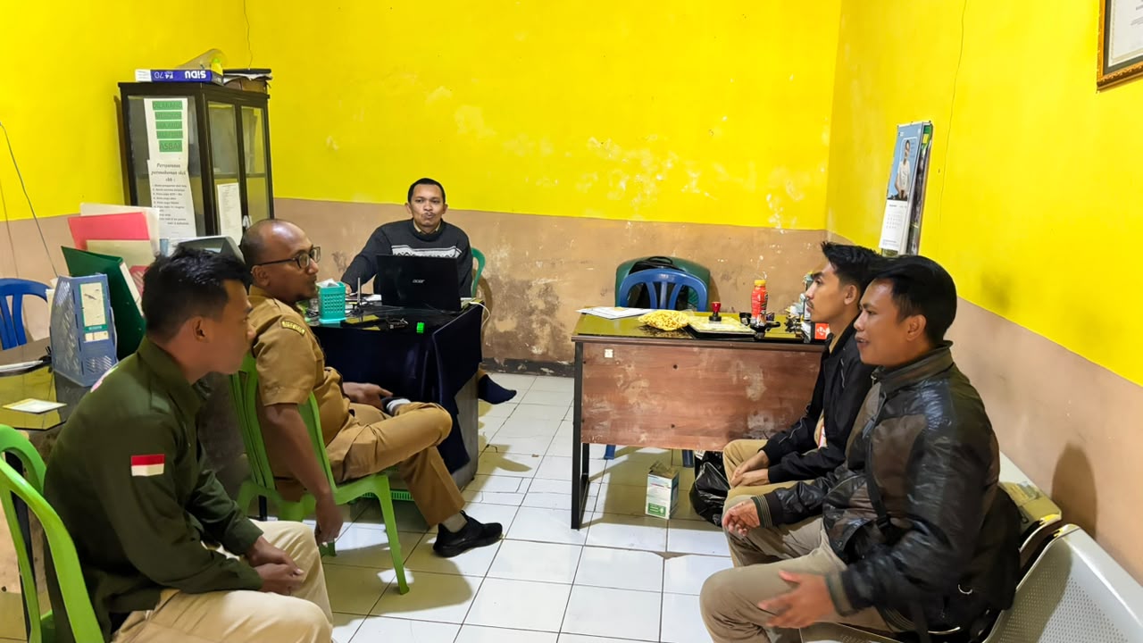 Tim BINWAS Kec. Gucialit Laksanakan Monitoring dan Evaluasi Administrasi Desa serta BPD di Desa