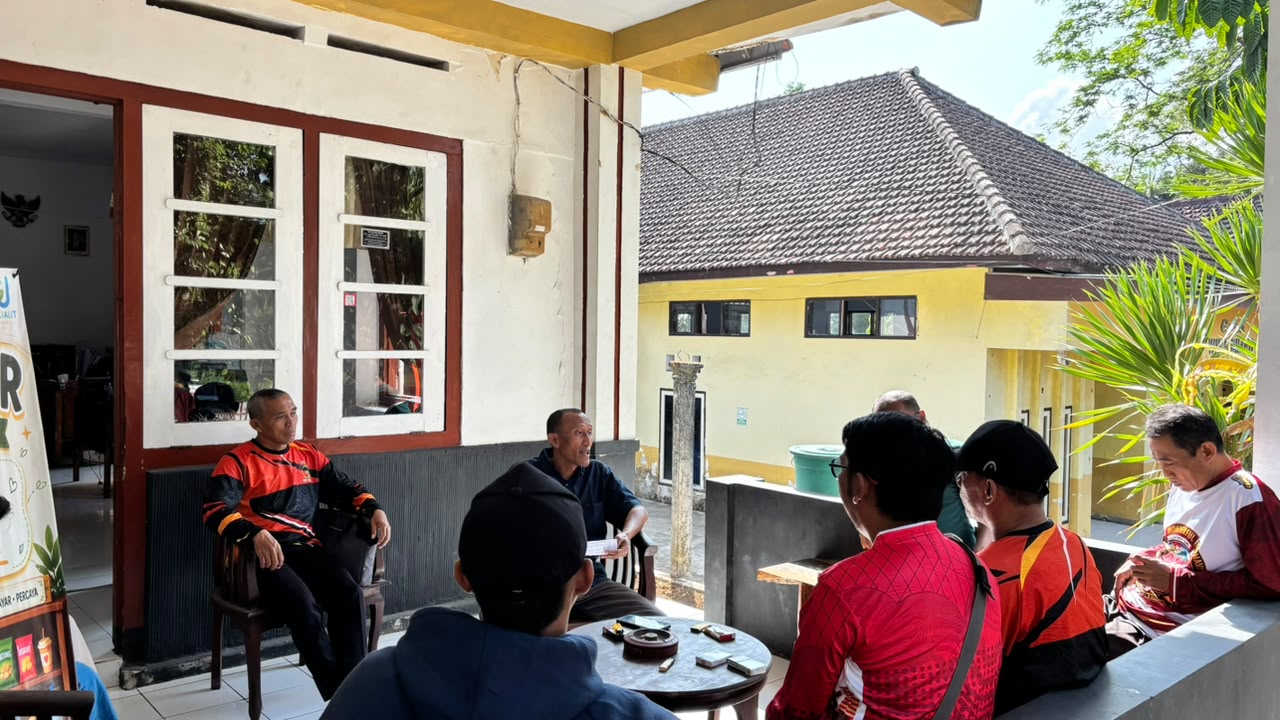 Rapat Staf ASN Kecamatan Gucialit, Perkuat Koordinasi dan Tingkatkan Kinerja Pelayanan Publik